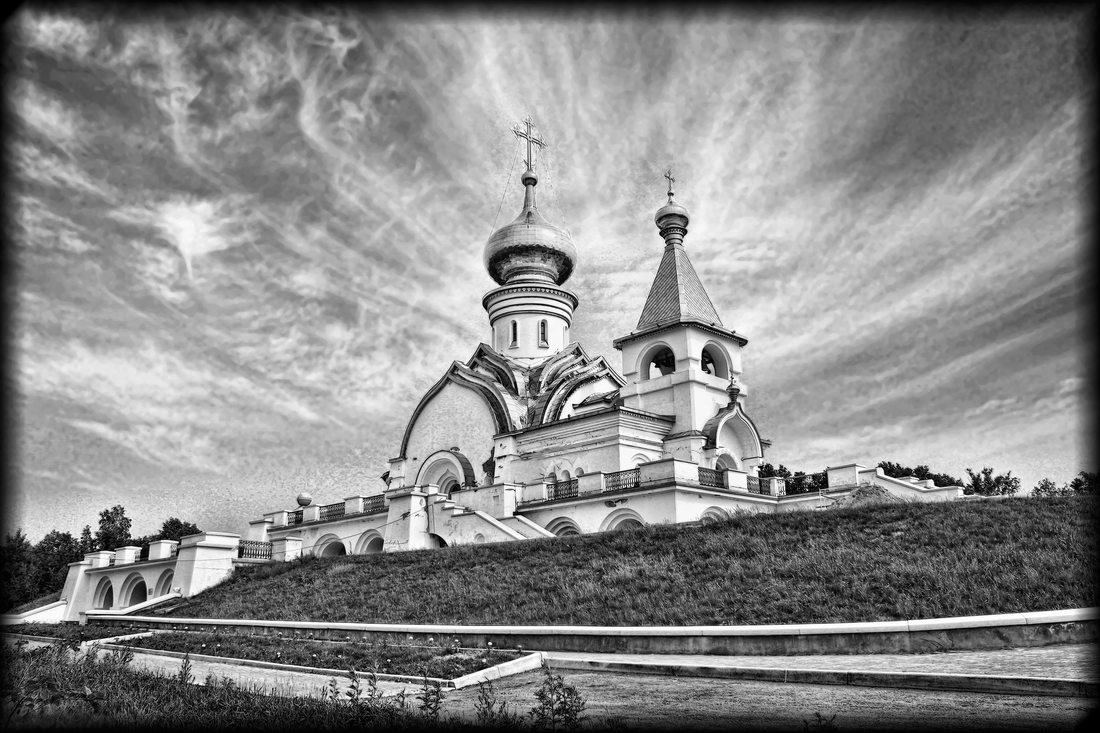 Пейзаж № 2: Храм у реки.